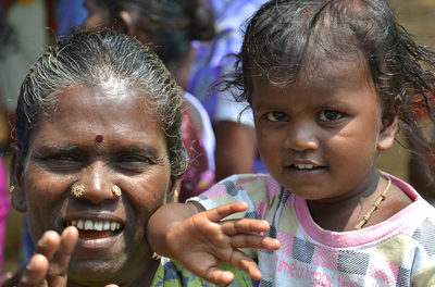 ಬಂದೂಕಿನ ಬಾಯಲ್ಲಿ ಗುಬ್ಬಿಗೂಡು: ರಂಜಾನ್ ದರ್ಗಾ ಬರಹ