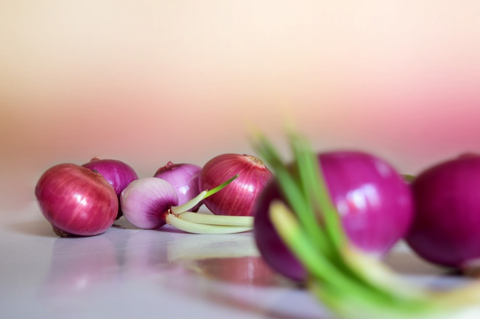 ಇಂಡಿಯಾ ಮತ್ತು  ಈರುಳ್ಳಿ:  ರಾಜು ಹೆಗಡೆ ಬರೆದ ದಿನದ ಕವಿತೆ