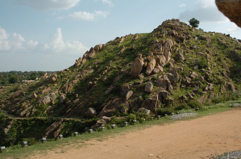 ತಿಕ್ಕಿ ತೊಳೆಯಲು ಓರ್ವಳು ರಕ್ಕಸಿಯಾದರೂ ಇದ್ದಿದ್ದರೆ: ಅಬ್ದುಲ್ ರಶೀದ್ ಅಂಕಣ
