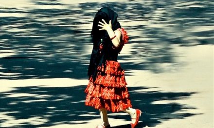 ”ಎಲ್ಲರಿಗೂ ನಾನ್ಯಾಕೆ  ಭಾರವಾಗಿಬಿಡುತ್ತಿದ್ದೆನೋ ತಿಳಿಯುತ್ತಿರಲಿಲ್ಲ ಇದ್ದಕ್ಕಿದ್ದಂತೆ”