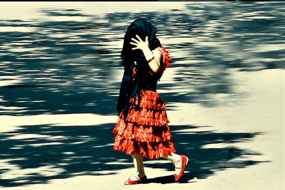 ”ಎಲ್ಲರಿಗೂ ನಾನ್ಯಾಕೆ  ಭಾರವಾಗಿಬಿಡುತ್ತಿದ್ದೆನೋ ತಿಳಿಯುತ್ತಿರಲಿಲ್ಲ ಇದ್ದಕ್ಕಿದ್ದಂತೆ”