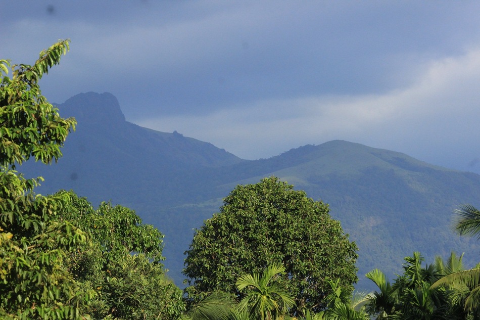 ಮೊದಲ ಮಿಂಚು ಹೊಳೆದ ಮನೆ.. ಮೊದಲ ಗುಡುಗು ಕೇಳಿದ ಮನೆ..