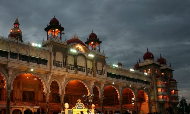 ಅರಸೊತ್ತಿಗೆಯ ಸೌಂದರ್ಯವೂ ಹಿಂಸೆಯೂ:ಸುಜಾತಾ ತಿರುಗಾಟ ಕಥನ