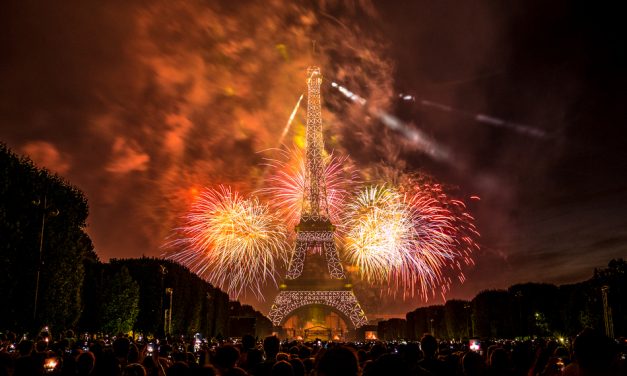 ಕೊನೆಯಿಲ್ಲದ ಕತ್ತಲಲ್ಲಿ ಮೊಂಬತ್ತಿಯ ಬೆಳಕು: ಯೋಗೀಂದ್ರ ಮರವಂತೆ ಅಂಕಣ