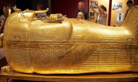 ಮಹಾನತೆಯ ಅಹಂಕಾರದ ಹುಂಬತನ: ಶೇಷಾದ್ರಿ ಗಂಜೂರು ಅಂಕಣ