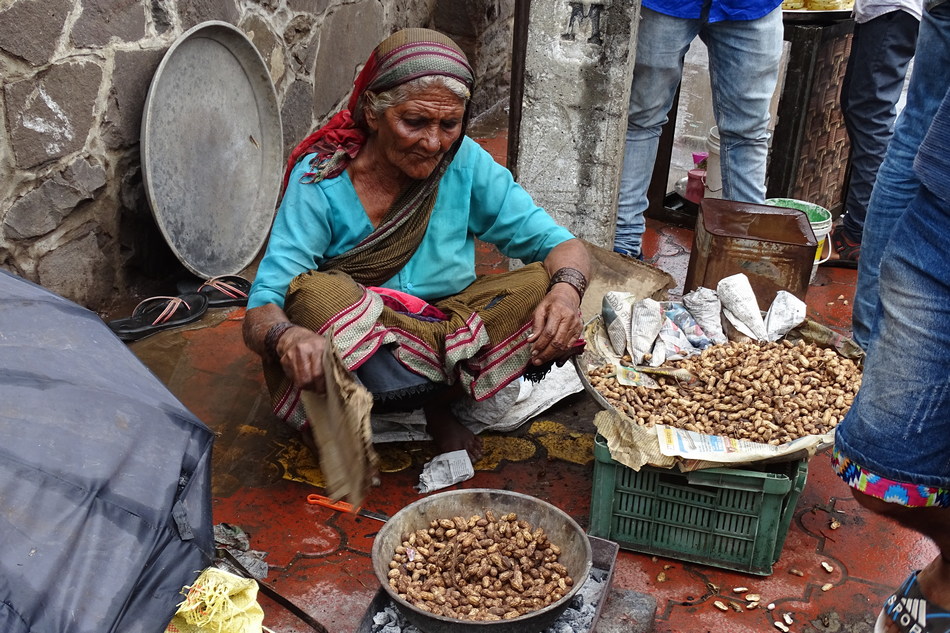 ವಿಜಾಪುರ ನಗರಿಯ ರಂಗು, ವಿಸ್ಮಯಗಳು
