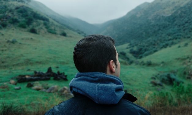 ಕಣ್ಣೆದುರು ಸಾಯುತ್ತಿರುವ ದೇವರುಗಳು