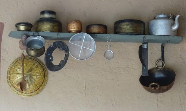 ಛಡಿಯಾಮಿ ಛಂ ಛಂ, ವಿದ್ಯಾಯಾಮಿ ಘಂ ಘಂ