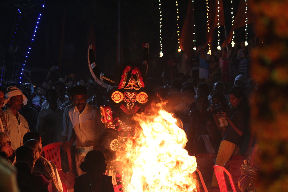 ಪ್ರೇಯಸಿ ವಿಷವುಣಿಸುತ್ತಾಳೆ ಎಂದು ಅಳುವ ಆ ಪುಟ್ಟ ಪೋರ