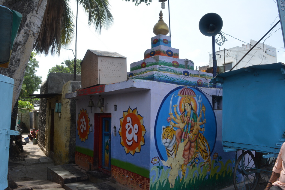 ಅಮ್ಮನ ನಂಬಿಕೆ, ಔಷಧಿಗಳ ಮಹಿಮೆಯಲ್ಲಿ ಕಳೆದ ಬಾಲ್ಯ