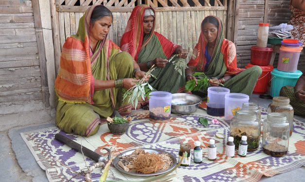 ನಾವು ಬೆಳಕಾಗಿರಬೇಕು ಇಲ್ಲವೆ ಶಾಂತವಾಗಿರಬೇಕು