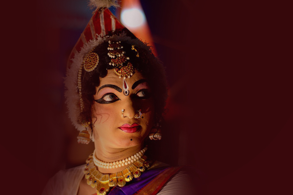 ಒಂದು ದಕ್ಷಾಧ್ವರ ಪ್ರದರ್ಶನದಲ್ಲಿ ಜಗನ್ಮಾತೆಯಾಗುವ ದಾಕ್ಷಾಯಿಣಿ