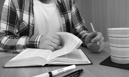 ಹಾಸ್ಟೆಲ್ ರೂಂನಲ್ಲಿ ಓದುವ ‘ಸೆಟಪ್’ ನಿರ್ಮಾಣ