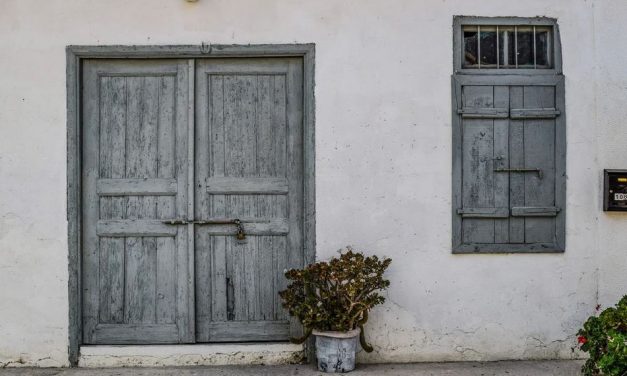 ‘ತವರಿಗೂ ಒಂದು ತವರು ಹಿಂಬಾಗಿಲು’