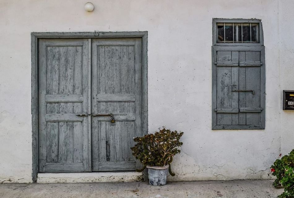‘ತವರಿಗೂ ಒಂದು ತವರು ಹಿಂಬಾಗಿಲು’