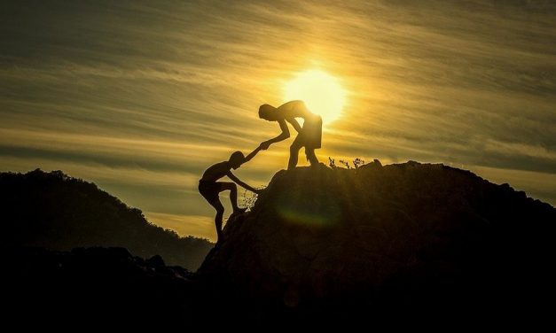 ಮಾನವೀಯತೆಯ ಹಾದಿಯನ್ನು ಆರಿಸಿಕೊಂಡವರು..