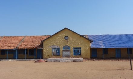 ಭಟ್ಟಿ ಇಳಿಸುವಿಕೆ ಮತ್ತು ಕಾರ್ಪೆಂಟರಿ ಕೆಲಸಗಾರರಾದುದು