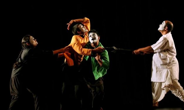 ನೇಪಥ್ಯದಲ್ಲಿ ಹಾದು ಹೋಗುವ ಆಲೋಚನೆಗಳು