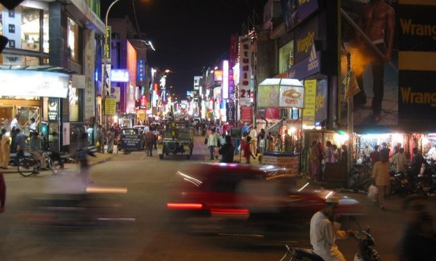 ಟಿಶ್ಯೂಮಾರುವ ಹುಡುಗ ಸುಳ್ಳು ಹೇಳಲಿ ಬಿಡಿ