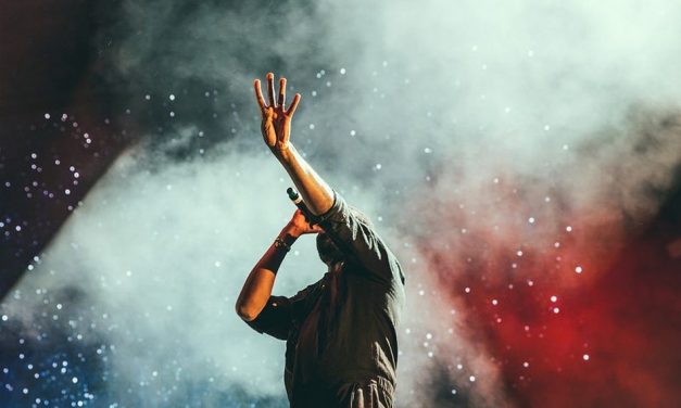 ಹಾಡುವ ದಾರಿಯಲಿ ಹಿಂದಿರುಗದೆ ಹೋದಾತ….