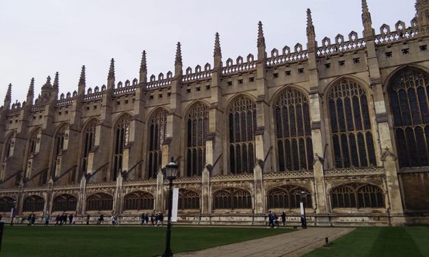 ಇಂಗ್ಲೆಂಡ್ ನ ವಿಶ್ವವಿದ್ಯಾಲಯಗಳ ಪಡಸಾಲೆಯಲ್ಲಿ