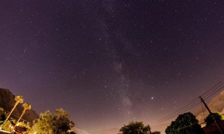 ಅಕ್ಕಂದಿರೊಟ್ಟಿಗೆ ಆಗಸದ ಚುಕ್ಕಿ, ತಾರೆಗಳೆಣಿಸುತ್ತಾ..