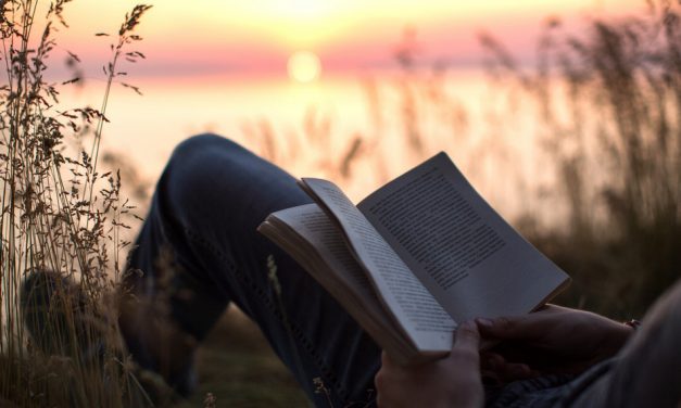 ಕೈ ಹಿಡಿದು ಮುನ್ನಡೆಸುವ ಕತೆಗಳೆಂಬ ದೋಣಿಗಳು