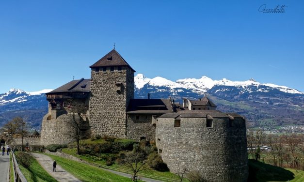 ಮೋಡದ ಮೇಲೆ…. ತೇಲುತ್ತಾ ತೇಲುತ್ತಾ..