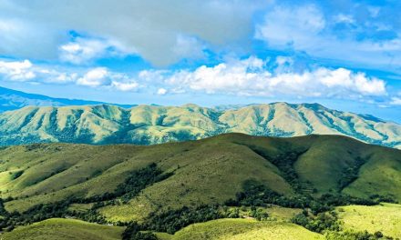 ಕ್ಯಾತನಮಕ್ಕಿಯ ಕಾಲಮೇಲೆ ಕೂತು ಗಾಳಿಗುಡ್ಡವ ನೆನೆದು