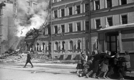 900 ದಿನ ಫ್ಯಾಸಿಸ್ಟರ ಮುತ್ತಿಗೆಯಲ್ಲಿ ನಲುಗಿದ ಲೆನಿನ್‌ಗ್ರಾಡ್