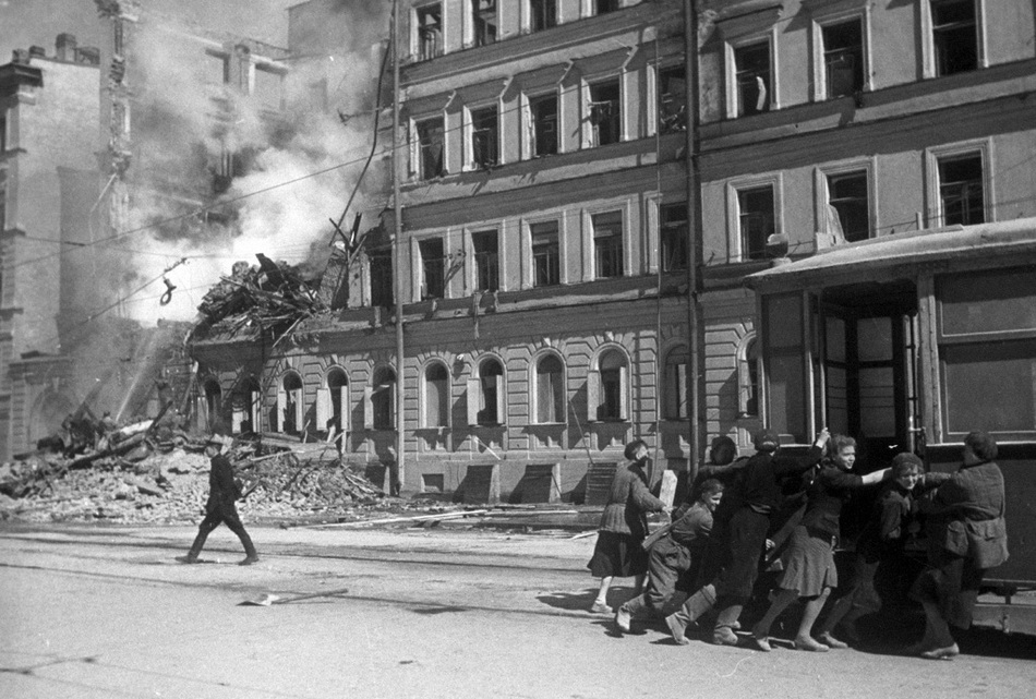 900 ದಿನ ಫ್ಯಾಸಿಸ್ಟರ ಮುತ್ತಿಗೆಯಲ್ಲಿ ನಲುಗಿದ ಲೆನಿನ್‌ಗ್ರಾಡ್