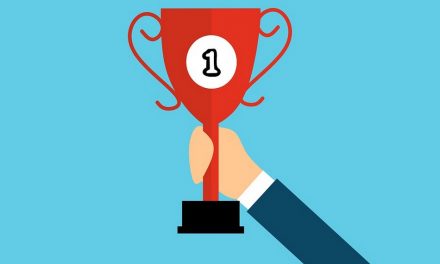 ಸದಾ ಸ್ವಾಭಿನಂದನೆಯ ಯುಗ