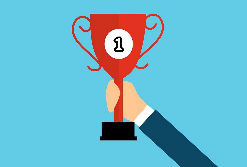 ಸದಾ ಸ್ವಾಭಿನಂದನೆಯ ಯುಗ