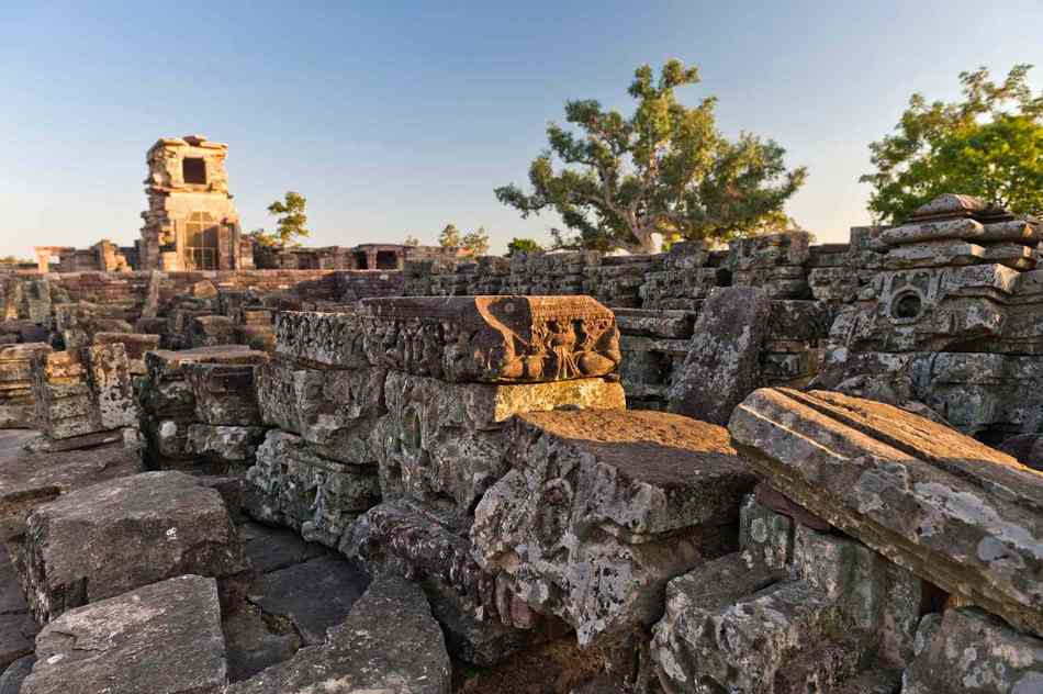 ಮೌರ್ಯರ ಕಾಲದ ಆಡಳಿತ ಮತ್ತು ಮತ ಸ್ಥಾಪನೆಗಳು