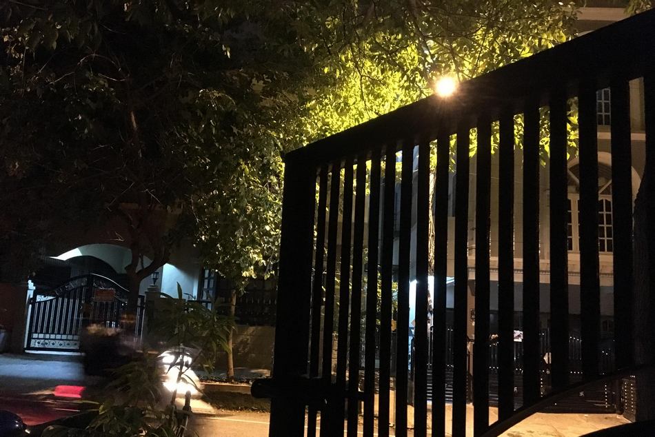 ಮಧ್ಯರಾತ್ರಿ ಗೇಟ್‌ ಸದ್ದೇಕಾಯಿತು…?