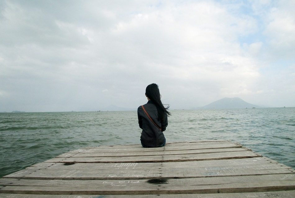 ಗಾಢವಾಗಿ ಆವರಿಸಿಕೊಂಡ ಸಾವಿನ ಚಾದರದೊಳಗಿಂದ…