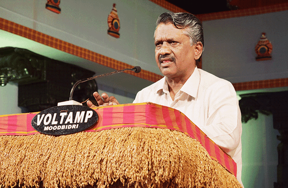 ಕತ್ತಲಲಿ ಕಂಡ ಮಿನುಗುವ ಕಣ್ಣುಗಳು….