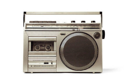 ಟೇಪ್‌ ರೆಕಾರ್ಡರ್ ವಿಥ್ ರೇಡಿಯೋ ಎಂಬ ಮಾಯಾಪೆಟ್ಟಿಗೆ: ಸುಧಾ ಆಡುಕಳ ಬರಹ