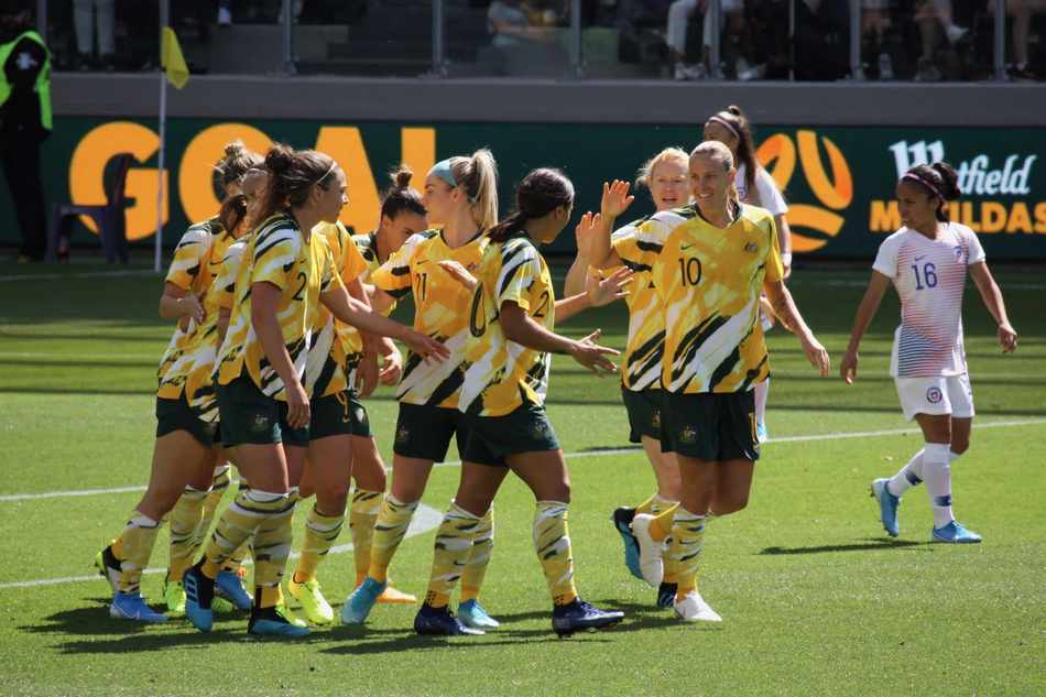 ಮಾಂತ್ರಿಕ ಫುಟ್ಬಾಲ್ ಹುಟ್ಟಿಸಿದ ಕನಸುಗಳು: ವಿನತೆ ಶರ್ಮ ಅಂಕಣ