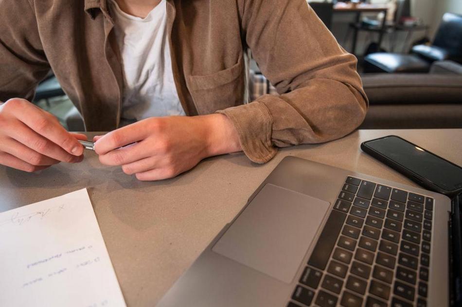 ಅತಿ ವಿನಯಂ ಧೂರ್ತ ಲಕ್ಷಣಂ!!: ಬಸವನಗೌಡ ಹೆಬ್ಬಳಗೆರೆ ಸರಣಿ