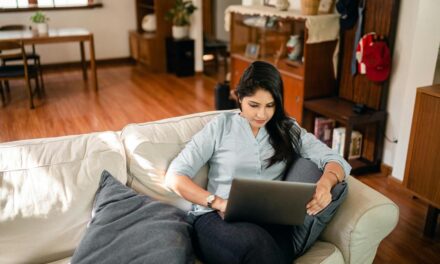 ಹಿರಿಯರಿಗೂ ಇಂದಿನ ಪೀಳಿಗೆಗೂ ಇರುವ ಅಂತರವನ್ನು ದಾಟುವುದು ಹೇಗೆ?: ಎಲ್.ಜಿ.ಮೀರಾ ಅಂಕಣ